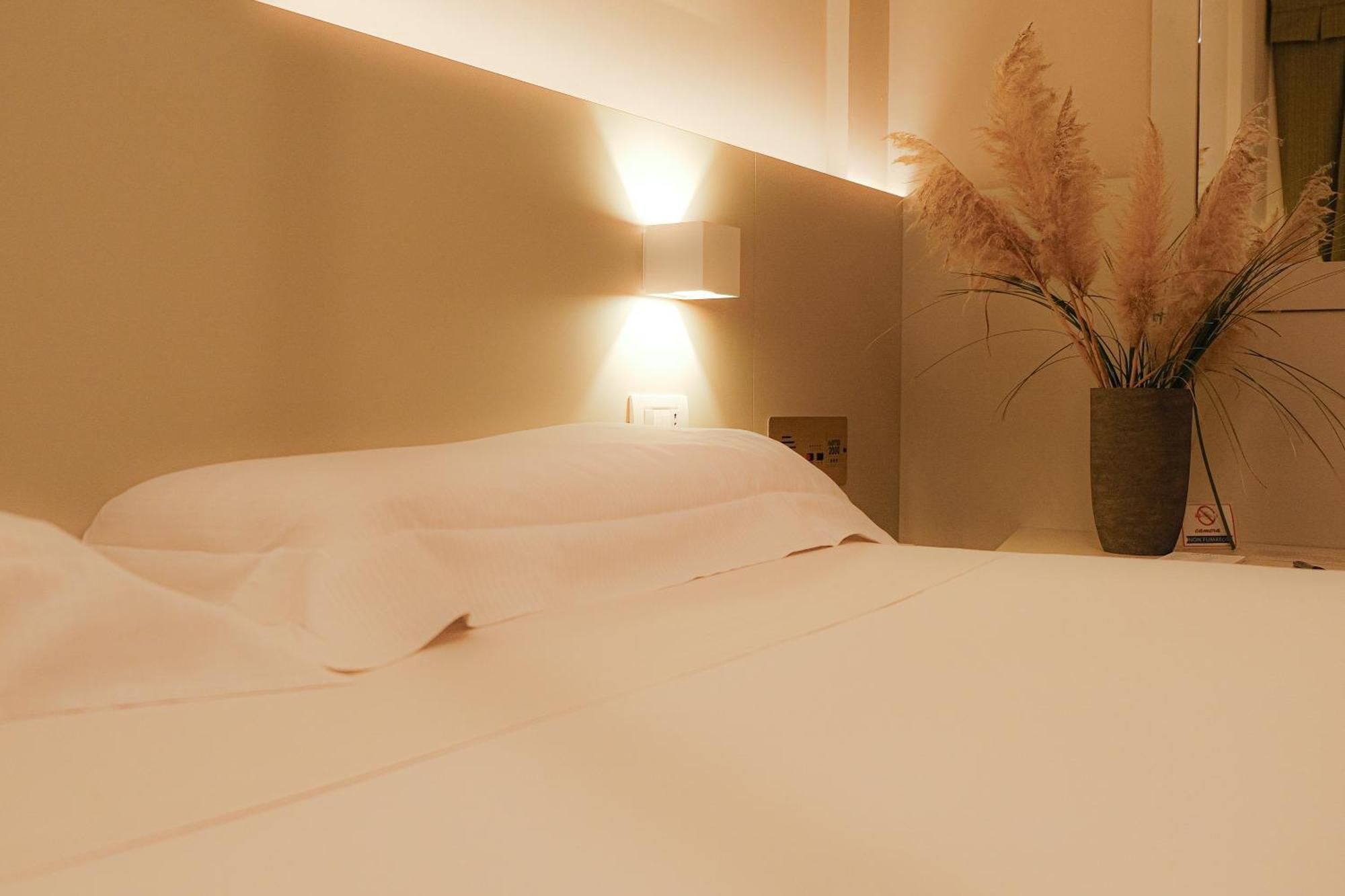 Hotel 2000